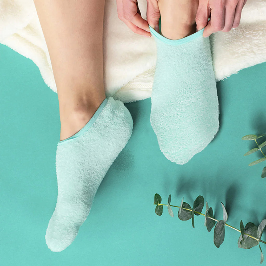 sleep on it - overnight moisturizing socks | barefoot scientist